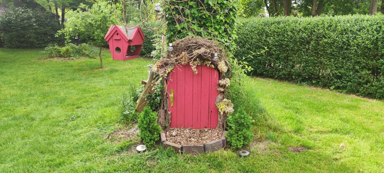 Villa Kunterbunt, Gemuetlichkeit Am Waldesrand Drangstedt エクステリア 写真